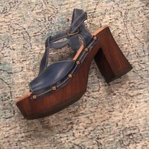 Sbicca denim blue platform heels